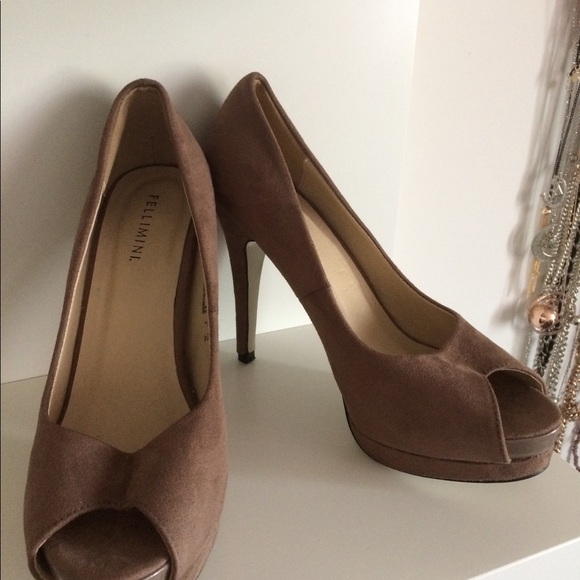 Beige/Tan Suede Shoes Peep Toe Heels - Picture 3 of 7